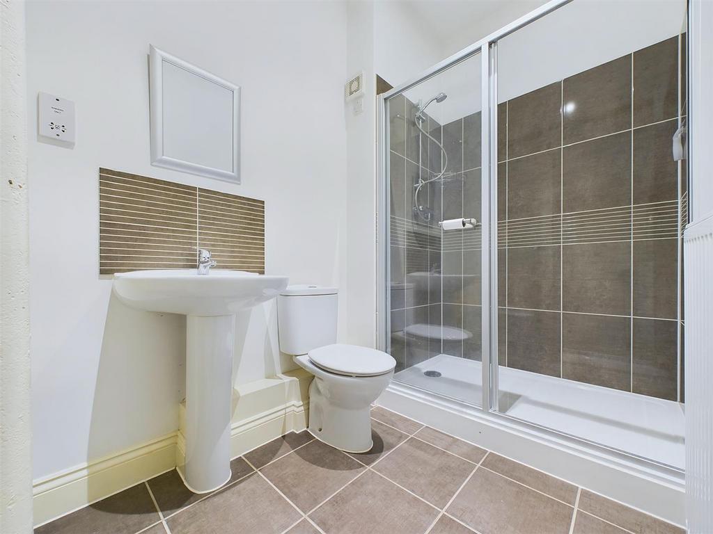 Jack-and-Jill Shower Room