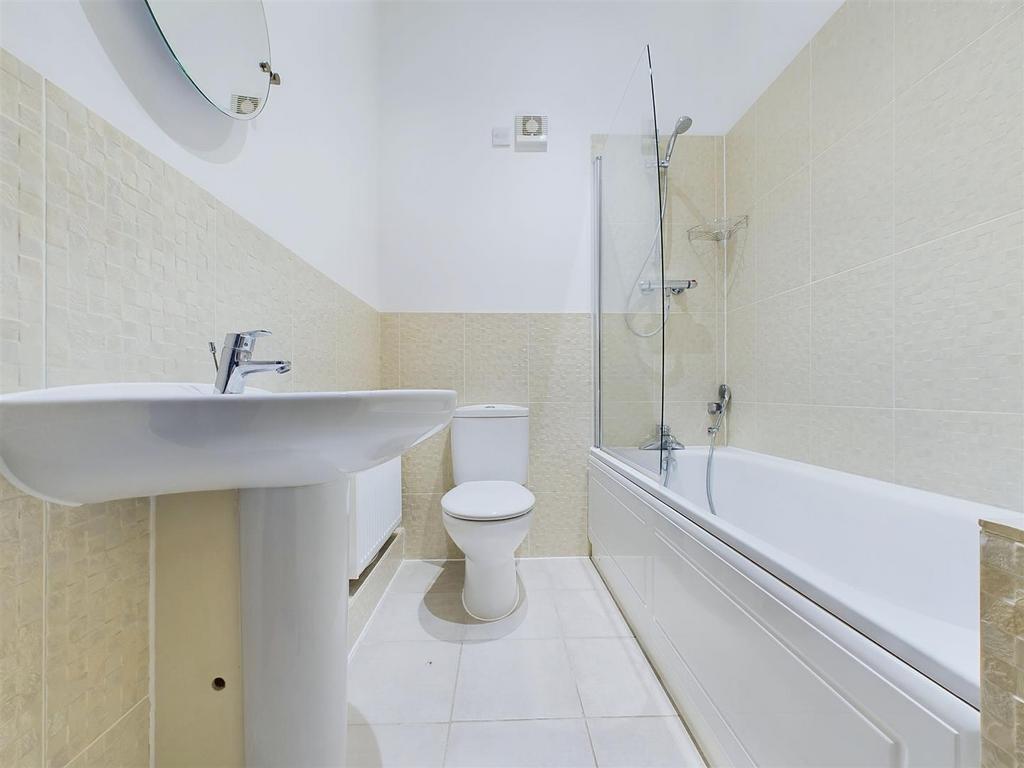 En-Suite Bathroom