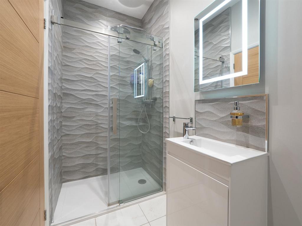 Bedroom Two En Suite