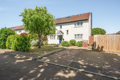 64 Britannia Crescent, Lyneham, Chippenham, SN15 4AN