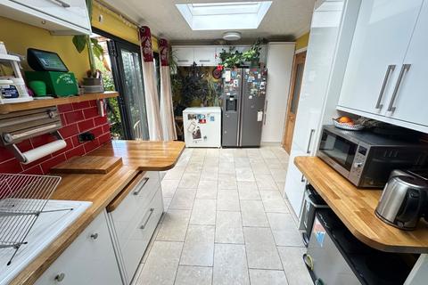 13 Brandreth Avenue, Dunstable, LU5 4JP