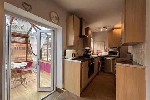 2 bedroom terraced house for sale, Saville Road, Skelmanthorpe, HD8 9ED