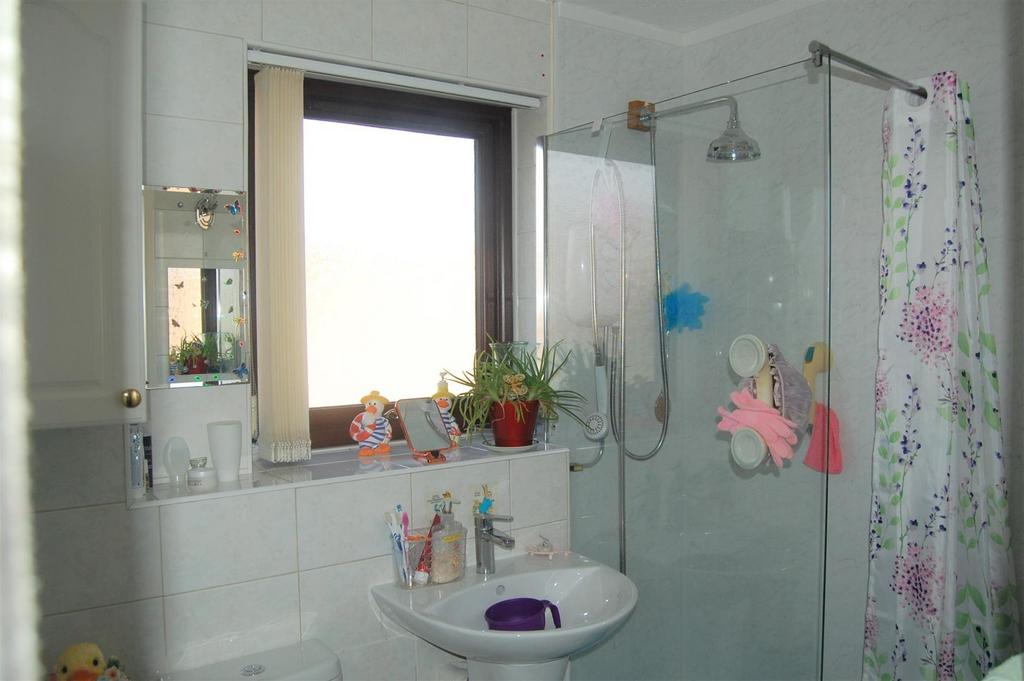 3 piece shower room