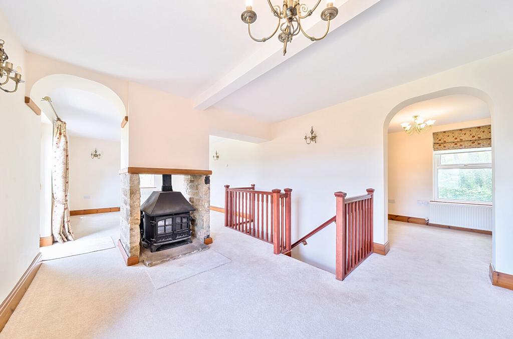 1284403-10-682b38...