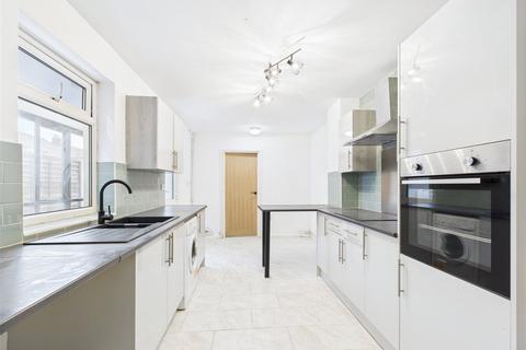 135 Tredworth Road, Gloucester, GL1 4QZ