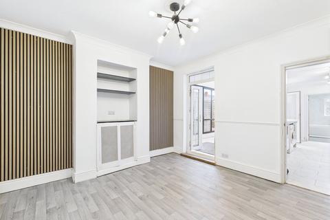 135 Tredworth Road, Gloucester, GL1 4QZ