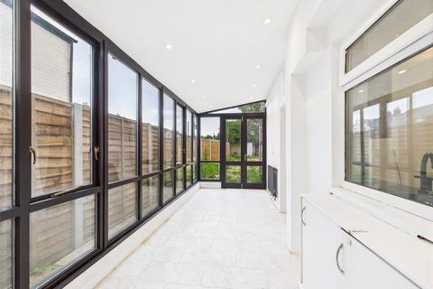 135 Tredworth Road, Gloucester, GL1 4QZ