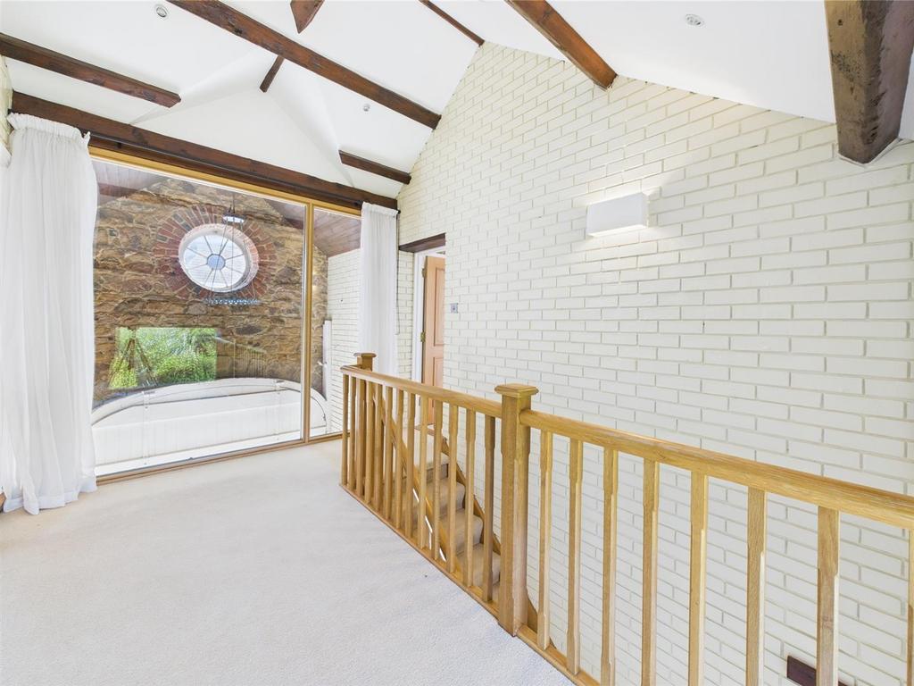 CAM04392 G0-PR0072-STILL031.jpg