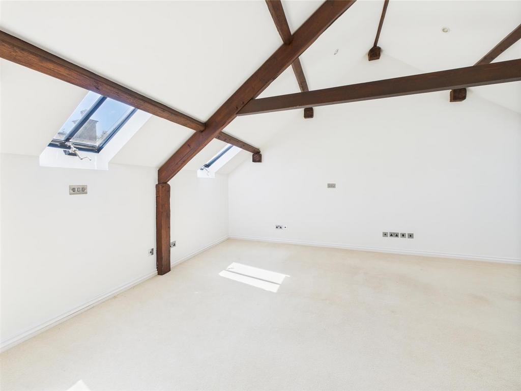 CAM04392 G0-PR0072-STILL032.jpg