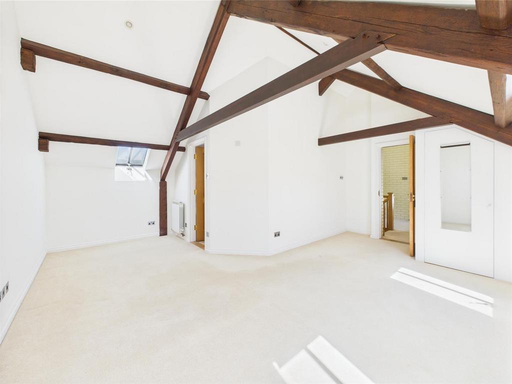 CAM04392 G0-PR0072-STILL034.jpg