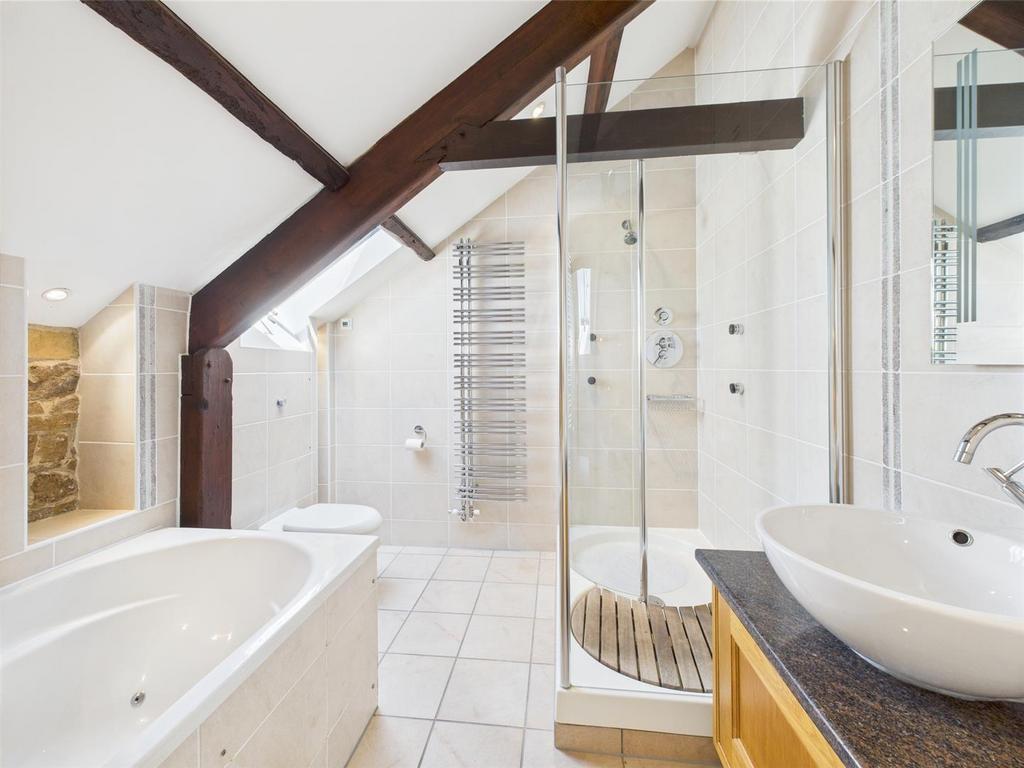 CAM04392 G0-PR0072-STILL033.jpg