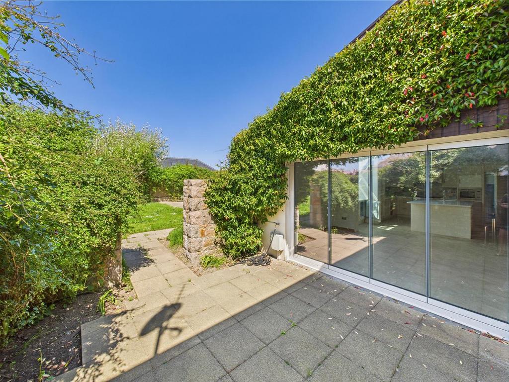 CAM04392 G0-PR0072-STILL015.jpg