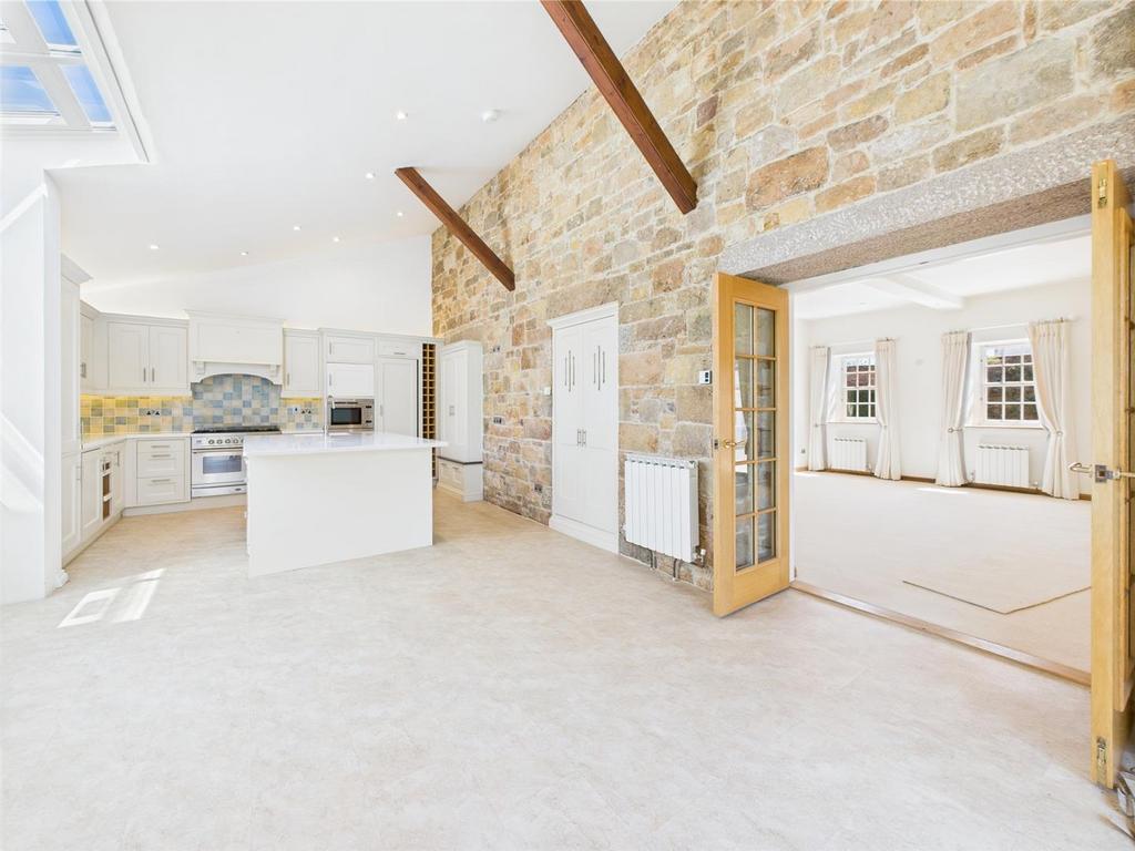 CAM04392 G0-PR0072-STILL026.jpg