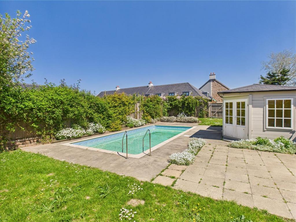 CAM04392 G0-PR0072-STILL007.jpg