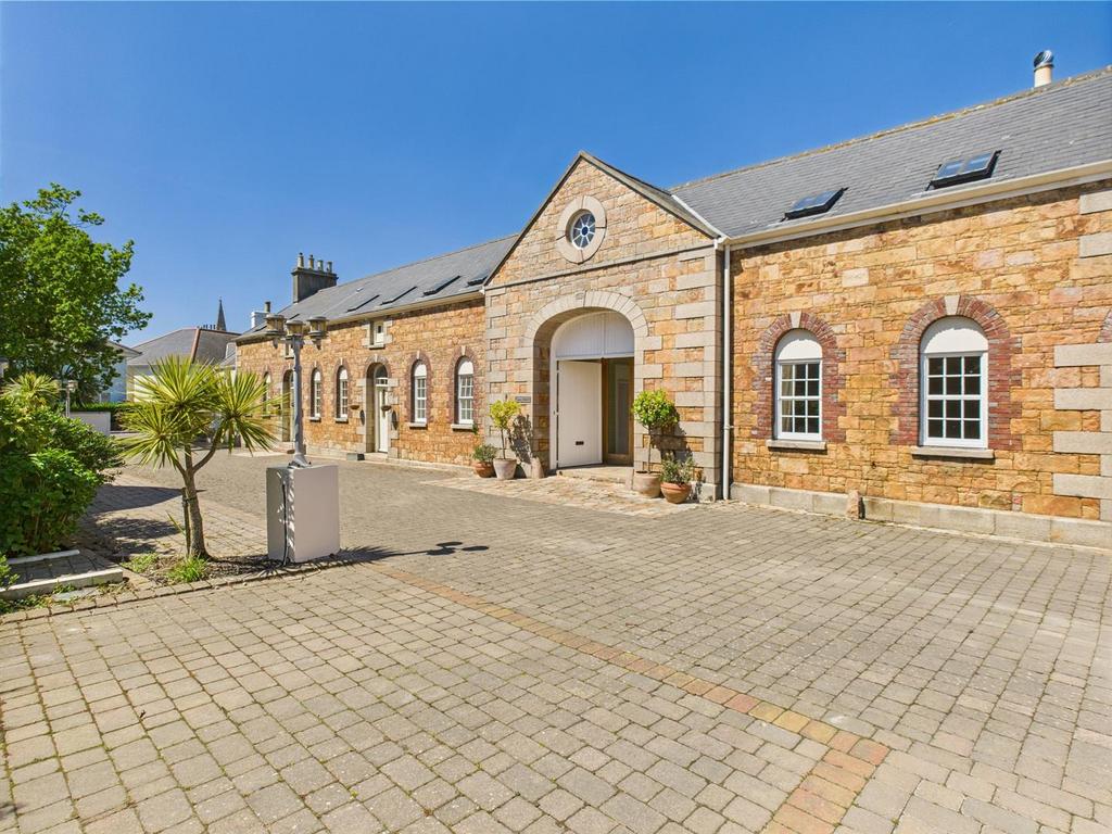 CAM04392 G0-PR0072-STILL002.jpg