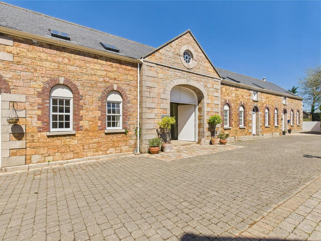 CAM04392 G0-PR0072-STILL001.jpg