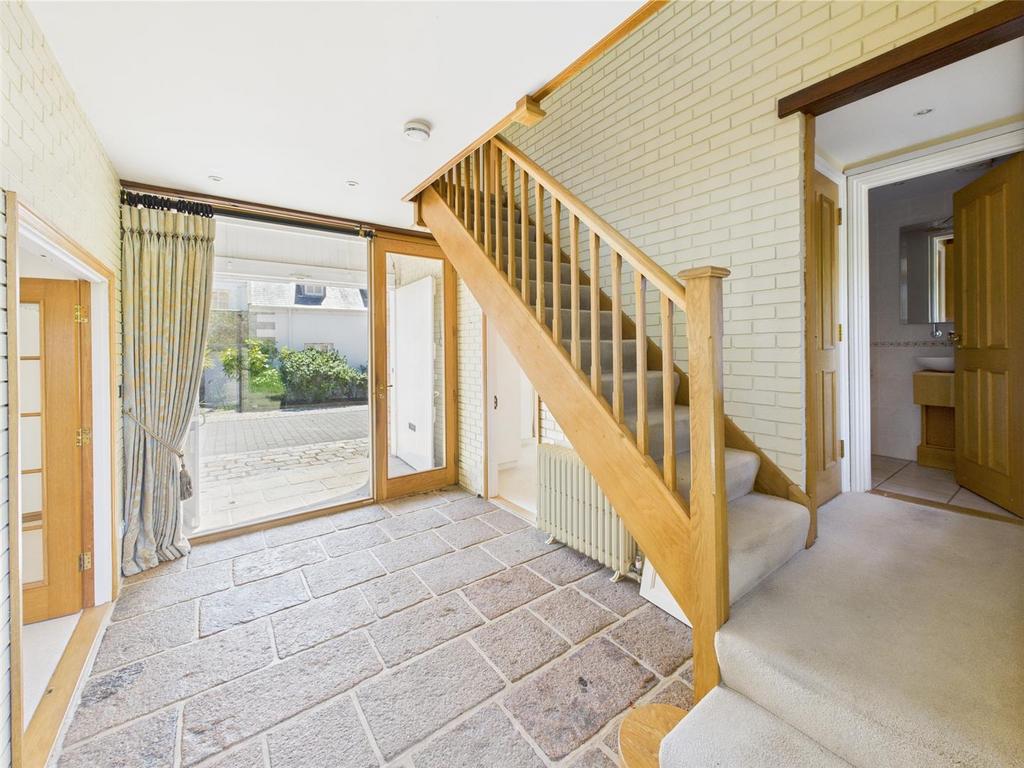 CAM04392 G0-PR0072-STILL016.jpg