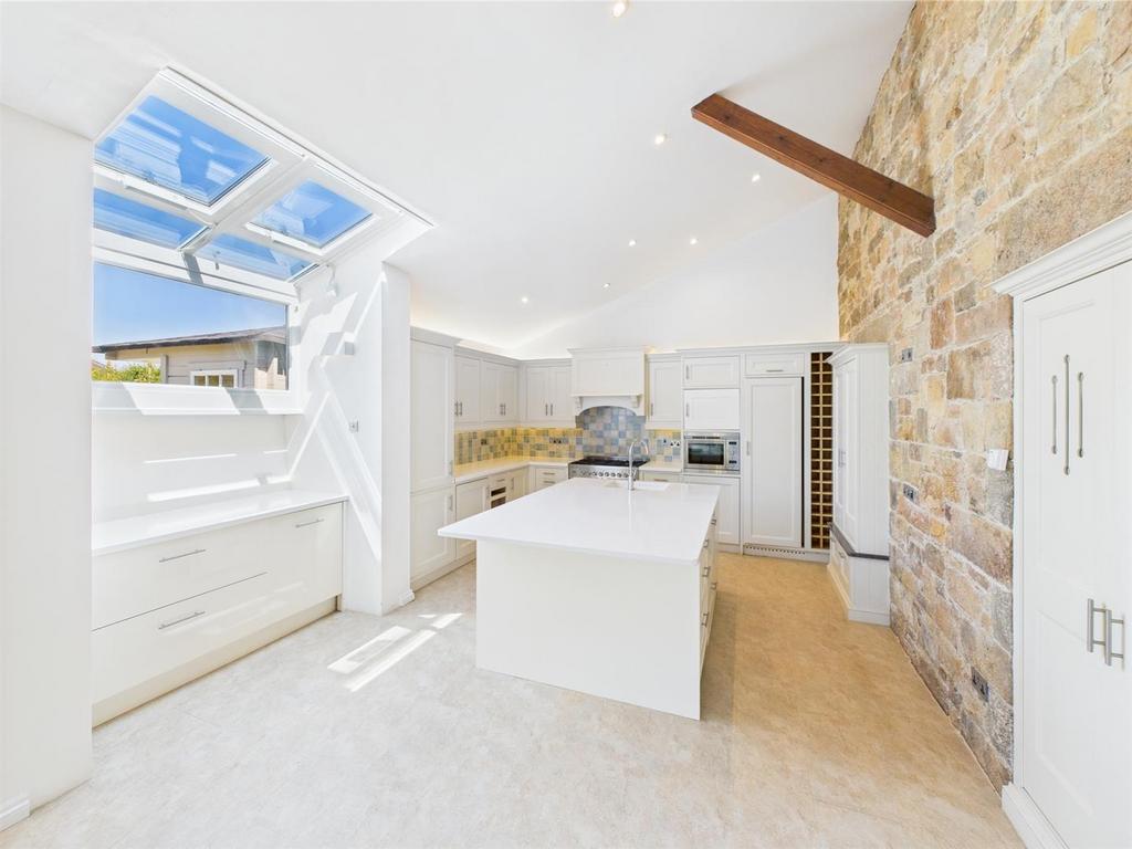 CAM04392 G0-PR0072-STILL020.jpg