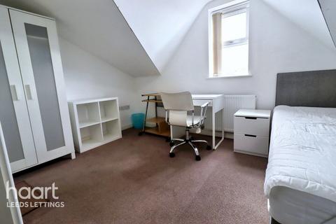 4 bedroom house share to rent, Burley Lodge Road, Leeds