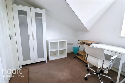 4 bedroom house share to rent, Burley Lodge Road, Leeds