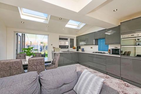 89 Anthea Drive, York, YO31 9DQ