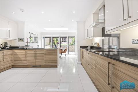 4 bedroom terraced house for sale, Macleod Road, London, N21