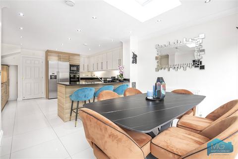 4 bedroom terraced house for sale, Macleod Road, London, N21