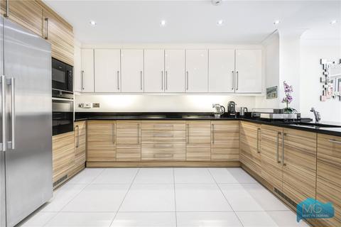 4 bedroom terraced house for sale, Macleod Road, London, N21