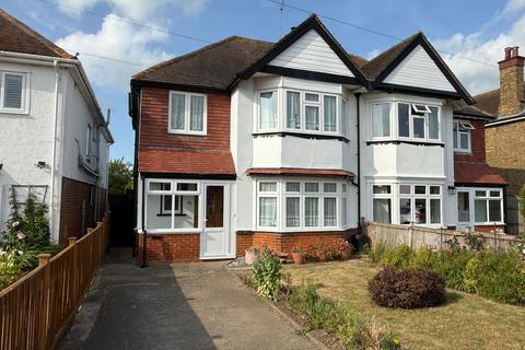 3 bedroom semi-detached house for sale, Lindenthorpe Road, Broadstairs CT10