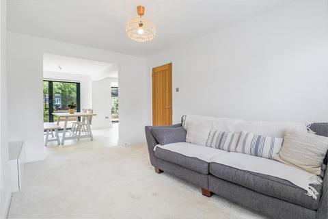 3 Field Close, Kenilworth, CV8 2JN