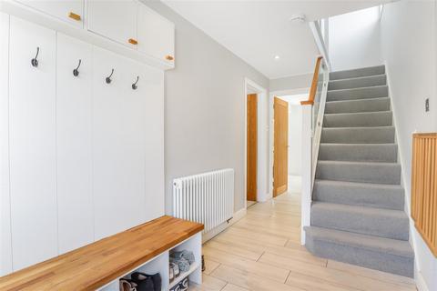 3 Field Close, Kenilworth, CV8 2JN
