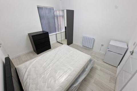 undefined, Kingston Road, Luton, Bedfordshire
