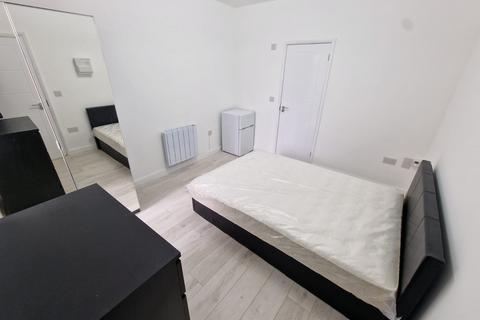 undefined, Kingston Road, Luton, Bedfordshire