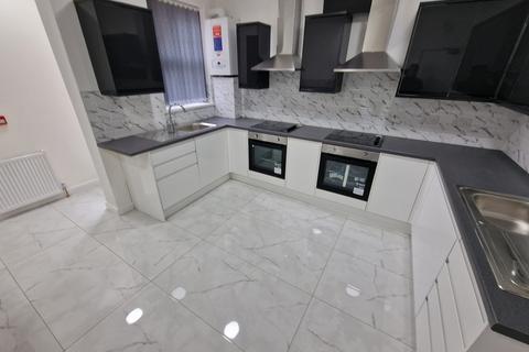 undefined, Kingston Road, Luton, Bedfordshire