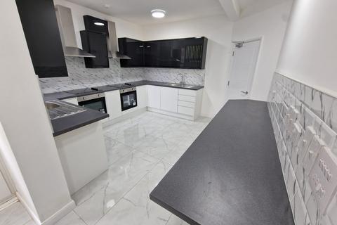 undefined, Kingston Road, Luton, Bedfordshire