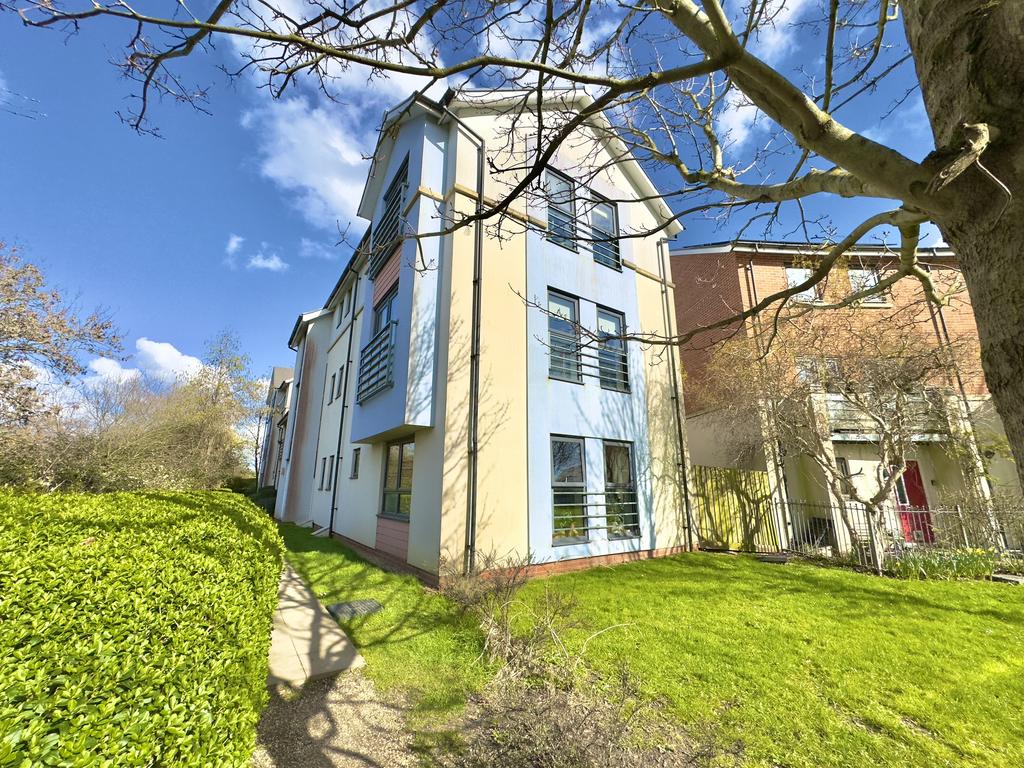 23 Chestnut Grove-High (2)