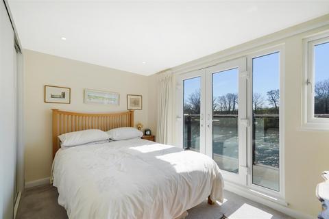28 Sunbury Court Island, Sunbury-on-thames, TW16 5PP