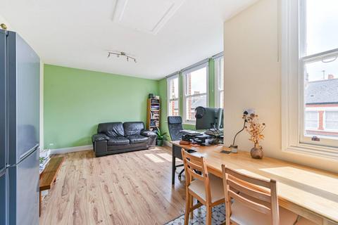 2 bedroom flat to rent, Rushcroft road, Brixton, London, SW2
