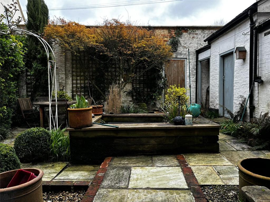 Courtyard Garden