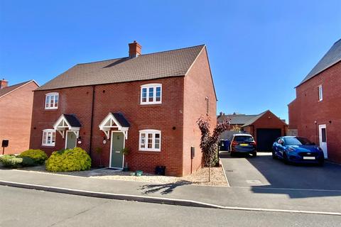 2 Bangor Close, Towcester, NN12 6UH
