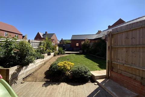 2 Bangor Close, Towcester, NN12 6UH