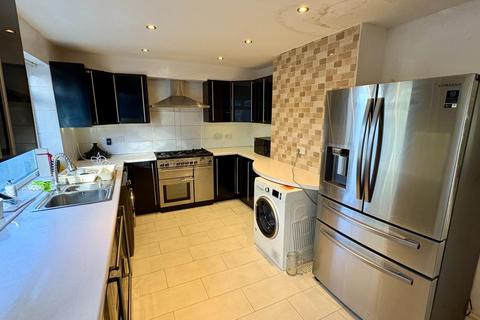 3 bedroom terraced house for sale, Badsey Road, Oldbury B69