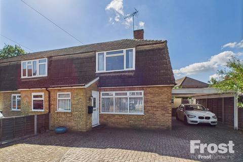 undefined, Farm Close, Staines-upon-Thames, Surrey, TW18