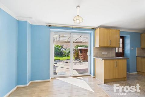 undefined, Farm Close, Staines-upon-Thames, Surrey, TW18