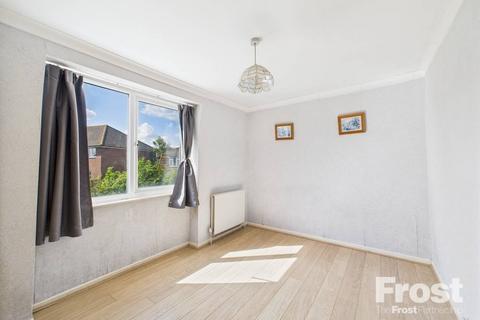undefined, Farm Close, Staines-upon-Thames, Surrey, TW18