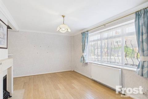 undefined, Farm Close, Staines-upon-Thames, Surrey, TW18