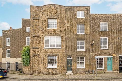 Ballast Quay, London SE10