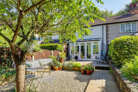 3 Brookside Cottages, Burton Joyce, Nottingham, NG14 5DA