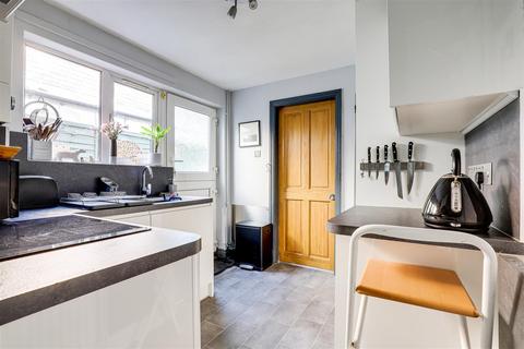 3 Brookside Cottages, Burton Joyce, Nottingham, NG14 5DA