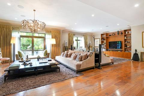 3 bedroom apartment to rent, Allingham Court, 44 The Bishops Avenue, London, N2